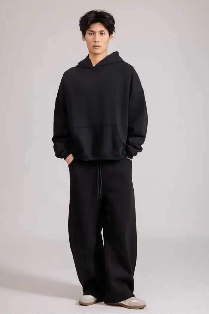 Linden Scimitar Sweatpants Black (1) Linden Scimitar Sweatpants Black (1)